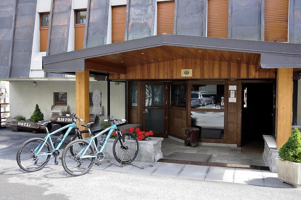 苏德欧维斯特酒店 塞斯特雷 外观 照片